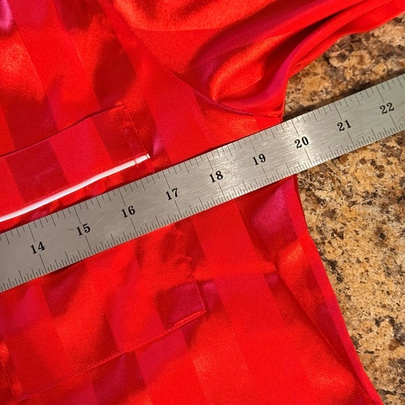 NWOT Striped Satin Feel Women’s Pajama Set Sz Medium Red, Bottoms Waist Elastic - Picture 7 of 12